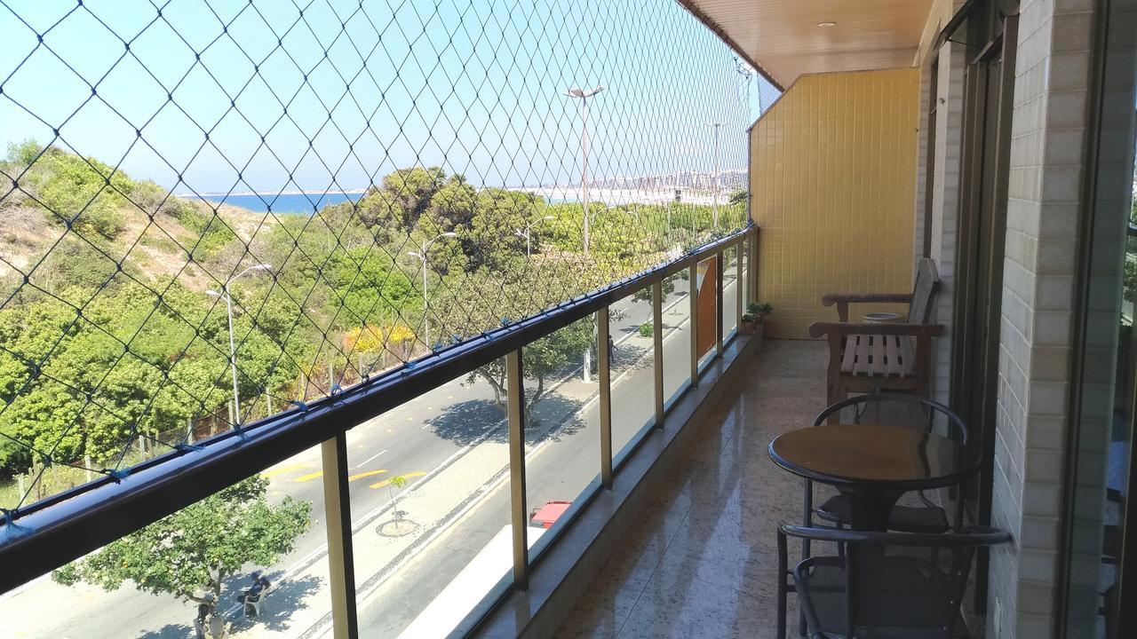 De frente pro mar em Cabo Frio Exterior foto